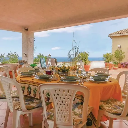Holiday home Margherita 1852 *